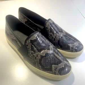 ‼️CLEARANCE‼️Vince Leather Black Gray Animal/Snake Print Platform Sneakers 8.5